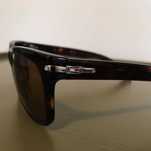 Tommy Hilfiger wayfarer sunglasses